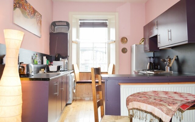 Comfy 1 Bedroom Apartment In City Centre