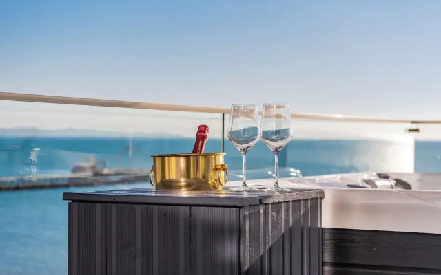 The Ultimate Jacuzzi Penthouse by PS