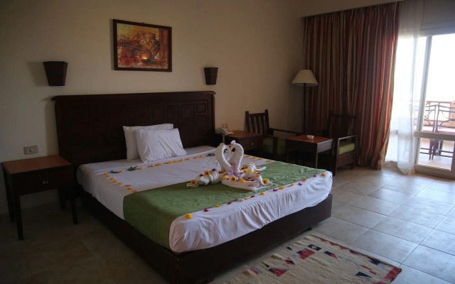 Laguna Beach Marsa Resort