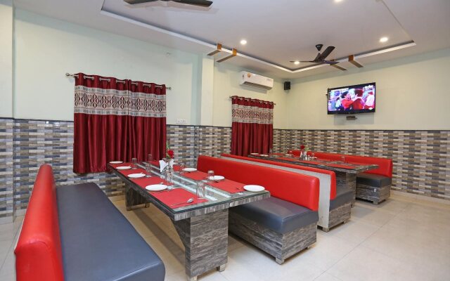 OYO 12376 Hotel Dhanraj