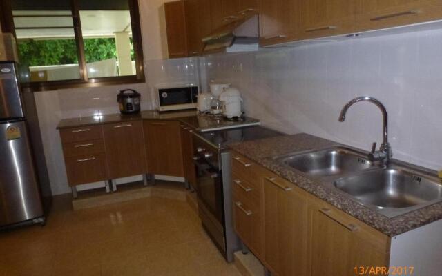 Thai Paradise South 255/2