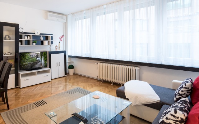 Modern Apartment few Steps From Main Square!