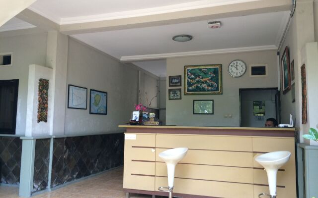 Crown Hotel