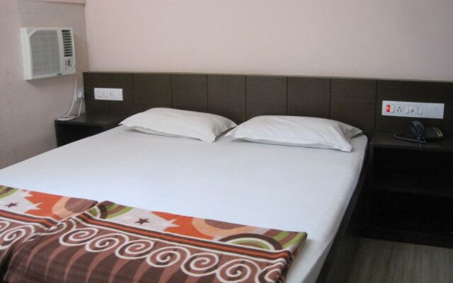 Hotel Arya Palace