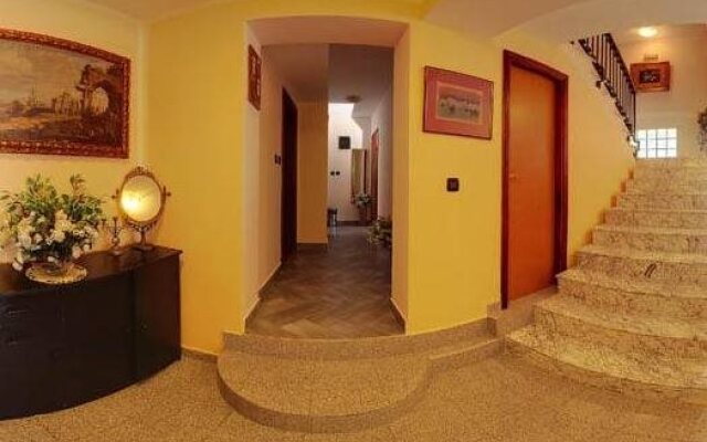 Rooms Laura