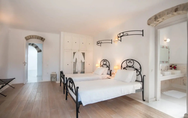 Monogram Travel Antiparos