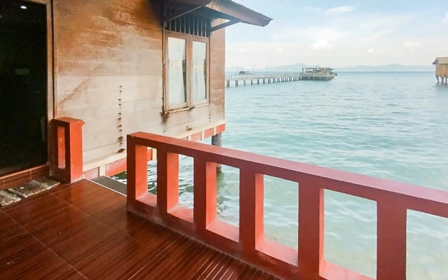 Villa Singa Laut Lampung Syariah Mitra Reddoorz – Pool – Bandar Lampung