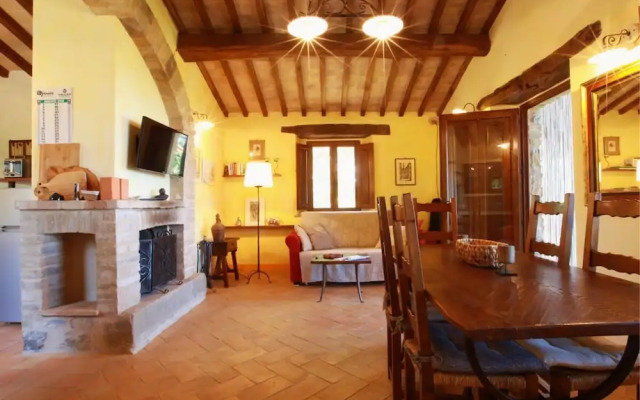 Nice Apartment in Seggiano