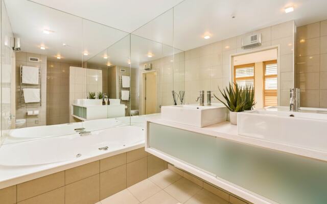 Ardmore Street Luxury Apartment