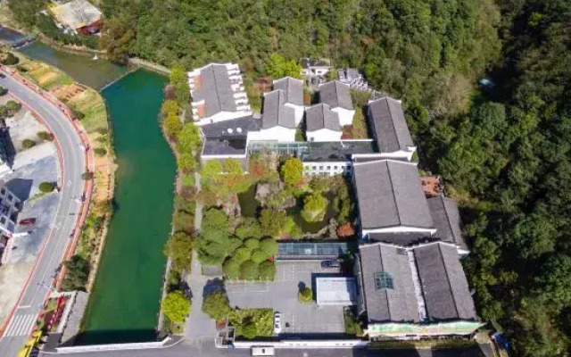 Huajiacun Resort Hotel