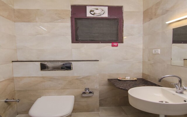 OYO 15088 Amrit Greens Hotel & Banquets