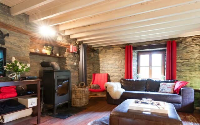 Detached Holiday Home with Sauna & Open Fire near Houffalize