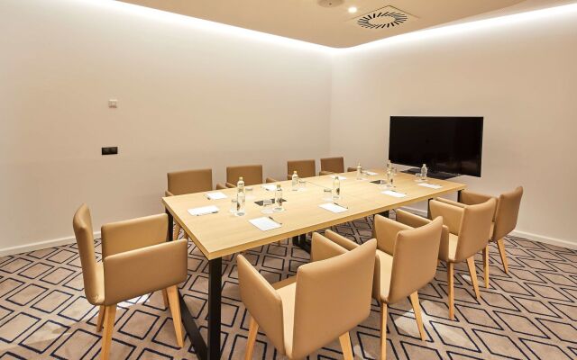 Hampton by Hilton Barcelona Fira Gran Via