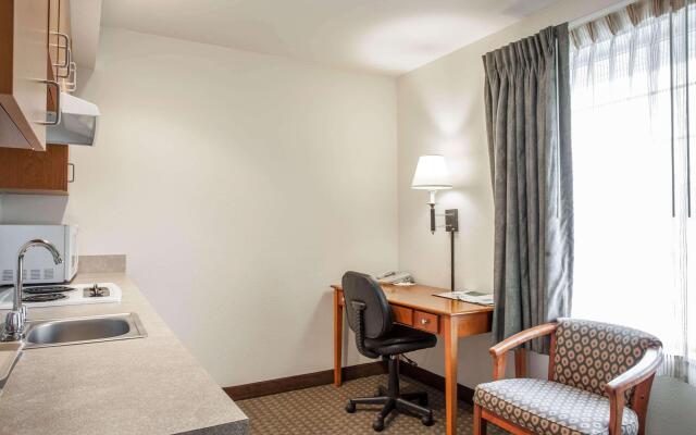 Quality Inn & Suites Federal Way - Seattle