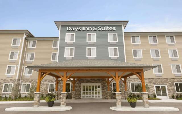 Days Inn & Suites by Wyndham Lindsay