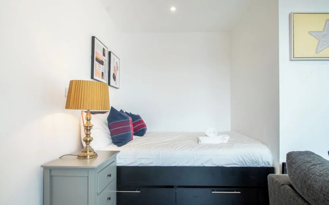 Vibrant Bright Apartment Sheffield Sleeps 2