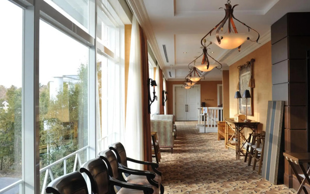 Resort Forest Hills Garden