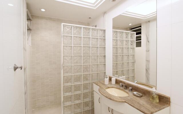 Pineapples A306 | 3 bedroom beach next Z2