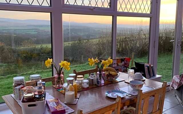 Cwtch Farm Bed & Breakfast