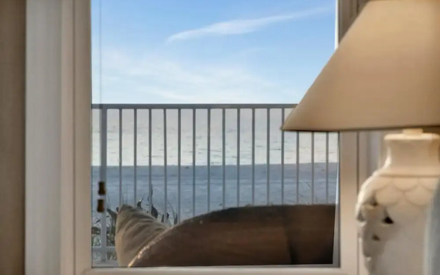 Stones Throw Beachfront Luxury Suites