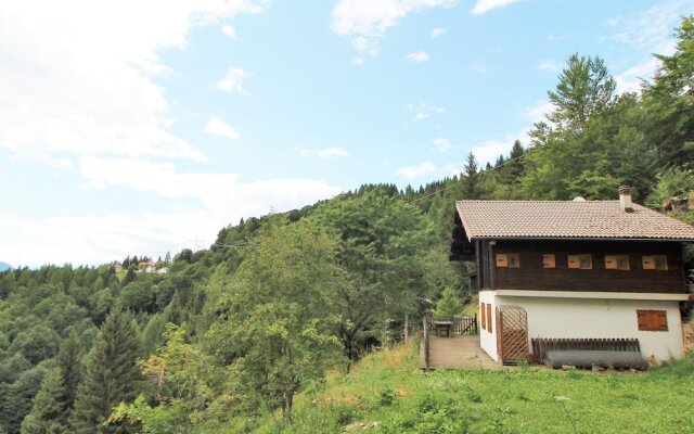 Belvilla by OYO Hilltop Chalet in Lamon With Views