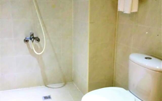 Art House Double Room-Sunflower