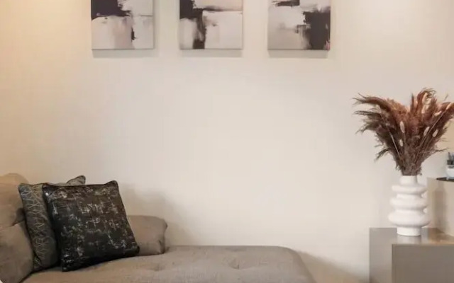 Zen Luxury Studio