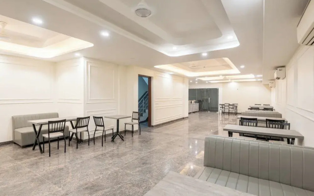 Saavi Hotel Sector- 45