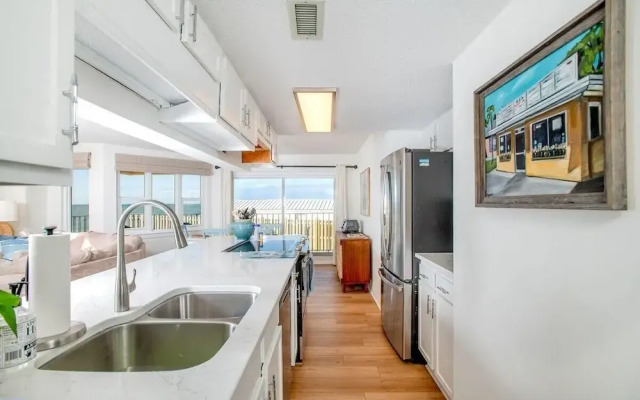 Summer Winds 231-b 3 Bedroom Condo by RedAwning