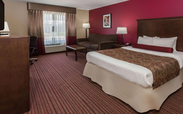 Baymont by Wyndham Mequon Milwaukee Area