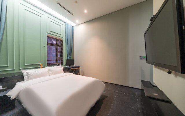 Starhills Hotel