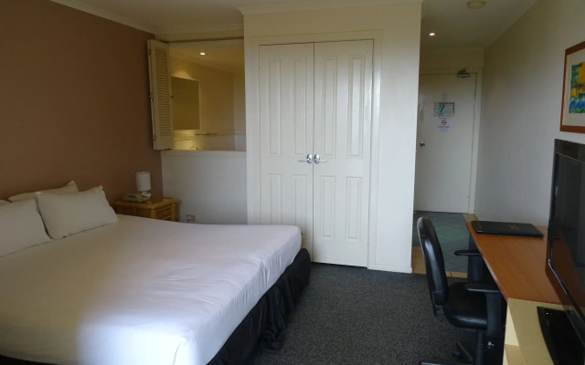 Aqualuna Beach Resort