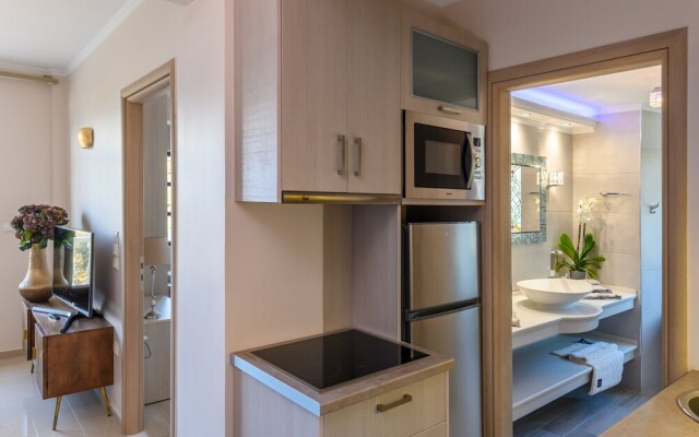 Villa Filoxenia - by the sea - up to 12 guests