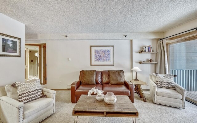 Atrium 003 1 Bedroom Condo by RedAwning