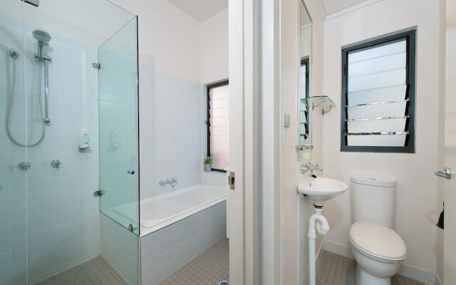 The Deckhouse, 22/26 One Mile Close