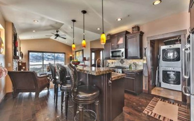 Black Rock Retreat by Blueswell