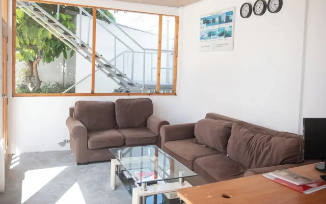 Avanti Surf & Stay