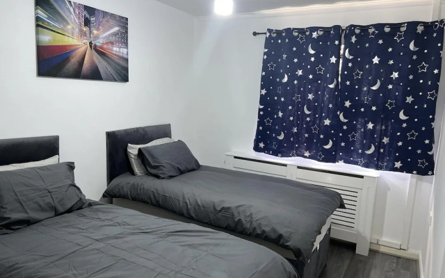 Comfy 2-bedroom Apartment