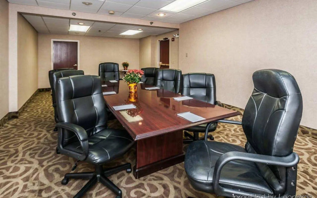 Holiday Inn St. Petersburg West by IHG