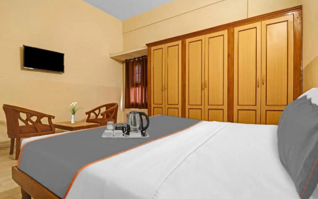 Capital O Samrat Palace Near Nampally Station