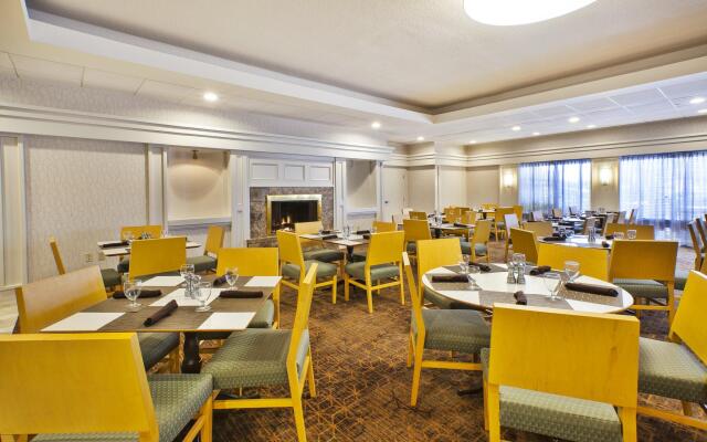 Holiday Inn Washington-Dulles International Airport by IHG