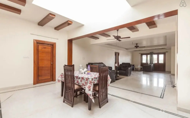 OYO 875 Eyrie Suites
