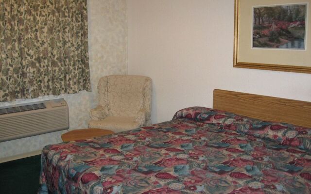 Glacier Gateway Plaza