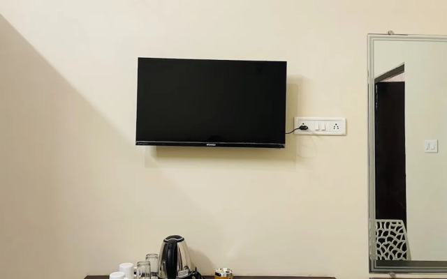 Goroomgo Banaras Homestay Varanasi