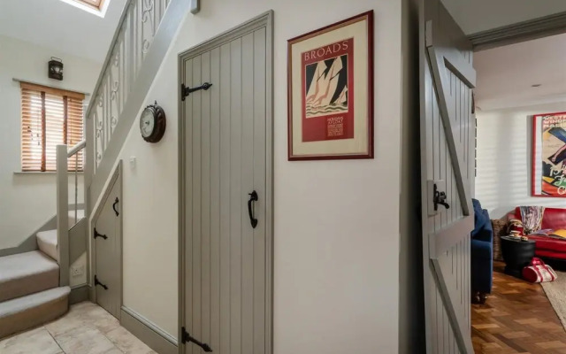Quay House - Waterside Eclectic Style Character Home