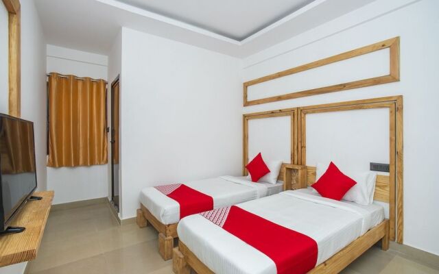 OYO 15111 Greencity Comforts