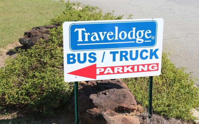Travelodge by Wyndham Perry National Fairgrounds Area I-75