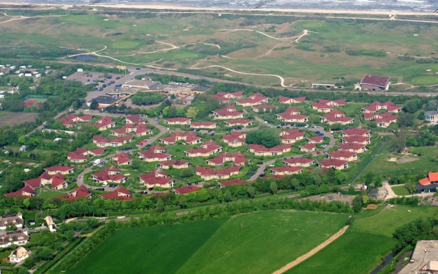 Restyled Bungalow with Dishwasher near Cozy Domburg