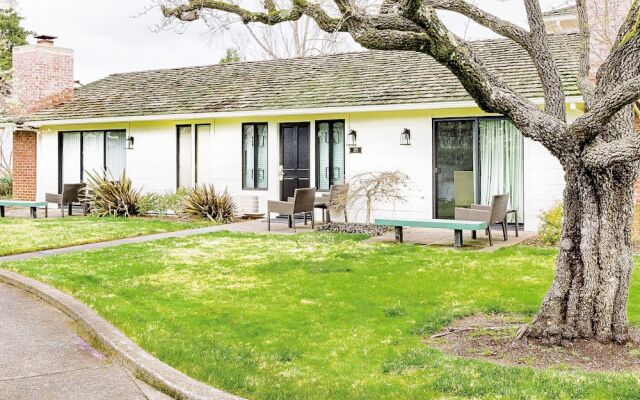 1-Bedroom Condo Near Trails