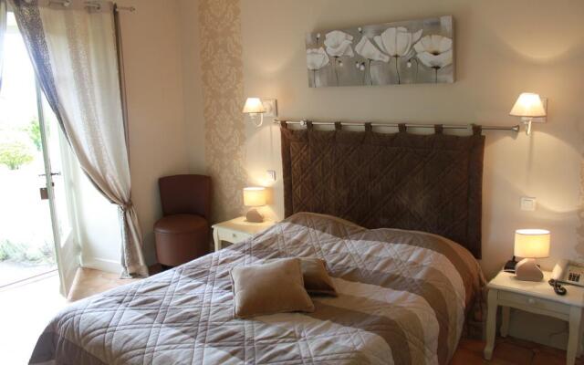 Hôtel Restaurant Les Vieilles Tours